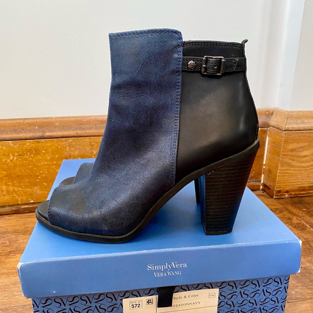 Simply Vera | EUC Sveston Navy Peep-Toe Bootie - Picture 3 of 7